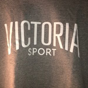 Victoria Sport pull over sweater